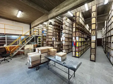 Oficina 5 ambientes con 2 baños