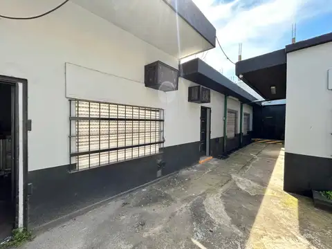 VENTA - GALPON CON OFICINAS - MERLO