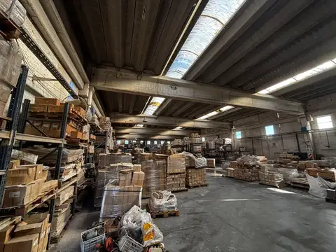 Galpón en  7.225 m2 cubiertos sobre ruta 2 Abasto - La Plata - Venta