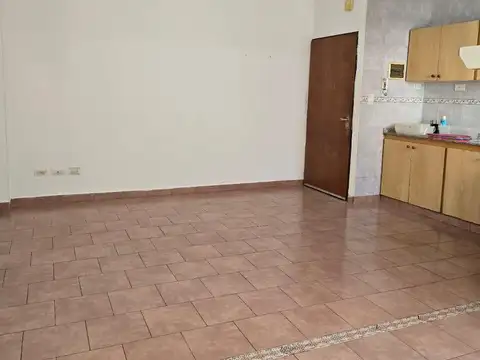 Departamento en Alquiler en Villa Ballester, $ 590.000