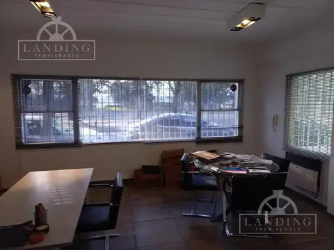 Oficina 3 ambientes con 2 baños