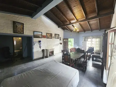 Casa en venta de 2 Dormitorios + Patio y Cochera