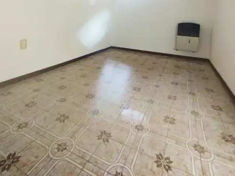 Amplio y luminoso PH 3 amb en alquiler en 1er piso por escalera con patio y terraza,Villa Ballester