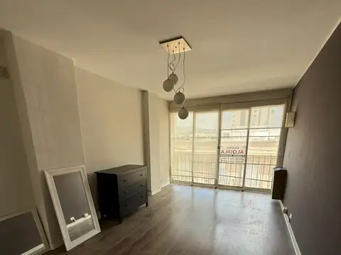 DEPTO CENTRICO - 2 DORMITORIOS - 2° PISO - ASCENSOR