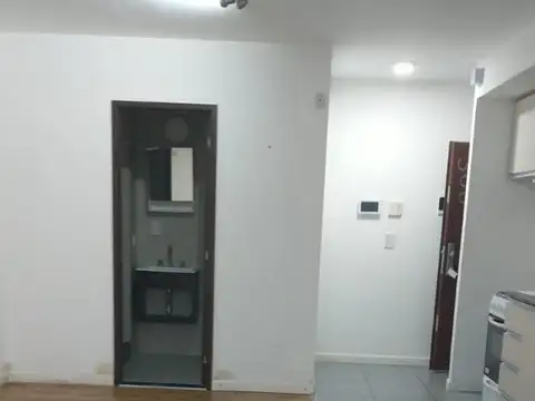 Castellanos 400, Piso 2