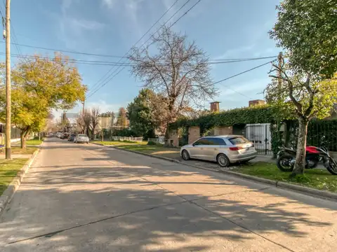 489 e/ Belgrano y 21 , Piso 0