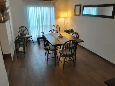 LINDÍSIMO DÚPLEX TOTALMENTE INDEPENDIENTE, EN BUENA ZONA RESIDENCIAL