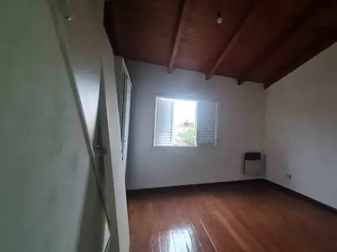 PH/2 DORMITORIOS/SERVICIOS/B° SARMIENTO