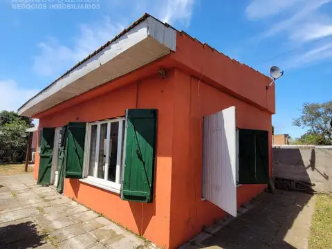 |CASA CON TODOS LOS SERVICIOS EN ZONA ALTA DE  MAR DE AJO|