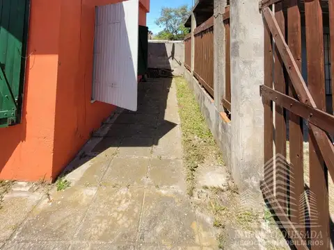 Casa 3 ambientes con 2 baños