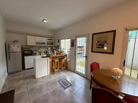 Casa 5 ambientes con 2 baños