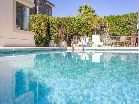 BARRIO LADERAS DE CHACRAS 100