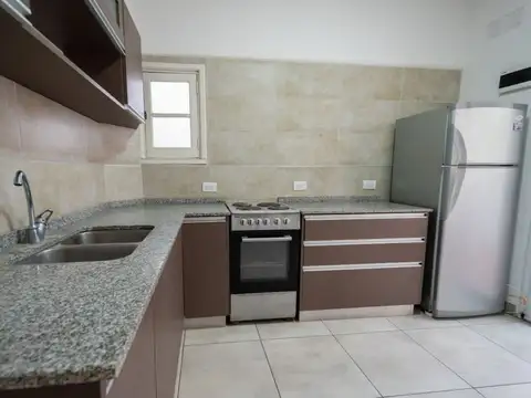 VENTA PH 3 AMBIENTES RECICLADO CENTRO PATIO BALCON