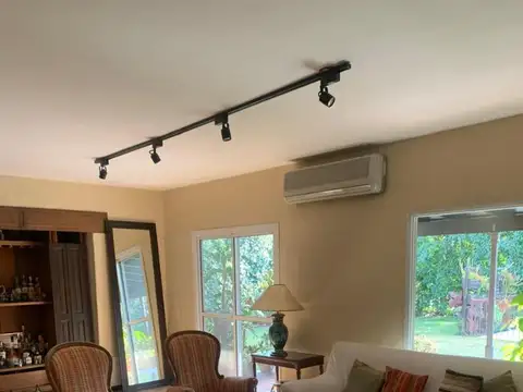 Casa 4 ambientes con 5 baños