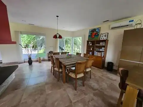 Casa 4 ambientes con 4 baños