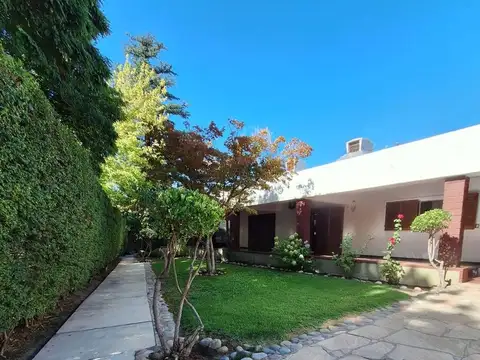 CASA DE CATEGORIA, CHACRAS DE CORIA, MENDOZA