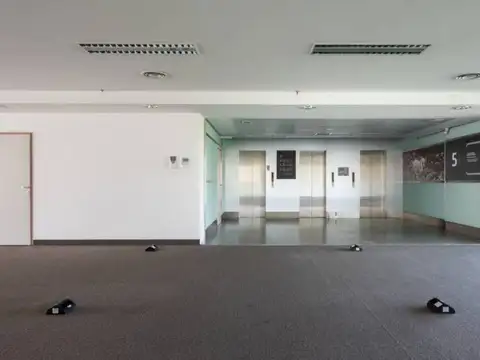 Oficina en Alquiler al Norte