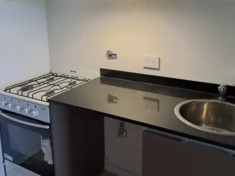 Departamento monoambiente semiamueblado, Bv. Avellaneda 715 bis, piso 7. Impecable.  Amenities