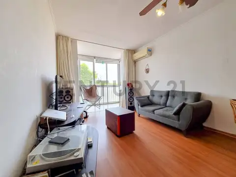 Cochabamba 100, Piso 0