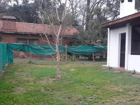 Casa en Venta con 2 cocheras