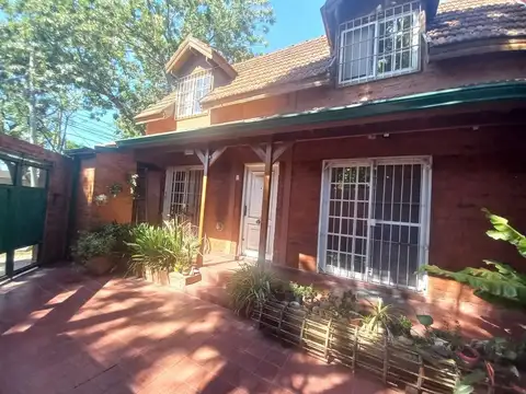 Casa 3 ambientes con 2 baños