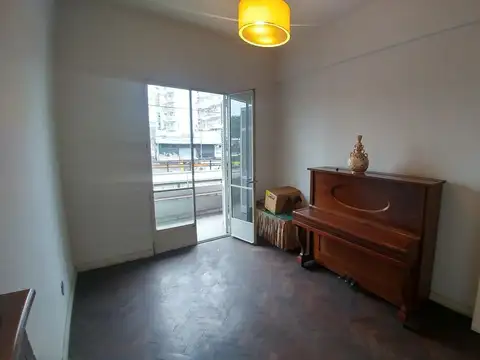 V De La Vega 3900, Piso 1