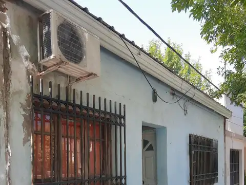 Gral Juan M De Pueyrredon 1700