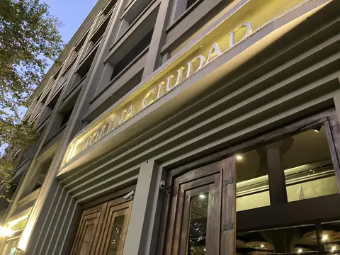 Av. Regimiento de Patricios al 1000