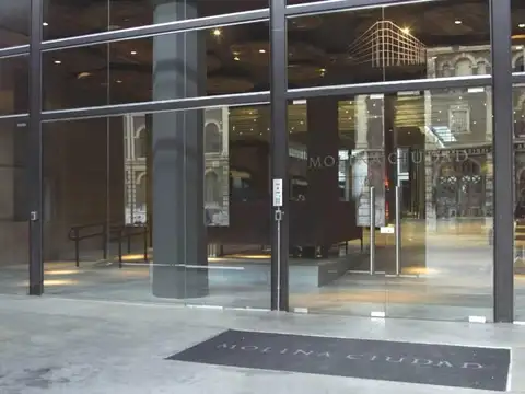 Av. Regimiento de Patricios al 1000