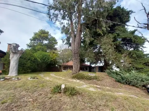 Avenida 2 e/ Paseo 123 y 100