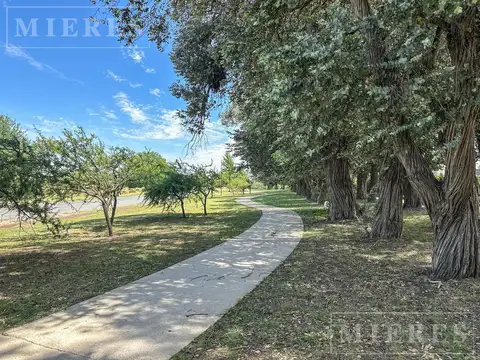 Terreno en Venta de 833,0 m2