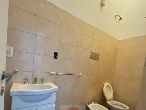 LOCAL EN ZONA ESTRATEGIA C/SOTANO - OPORTUNIDAD UNICA 