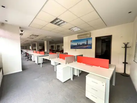 Oficina en Venta con 4 cocheras