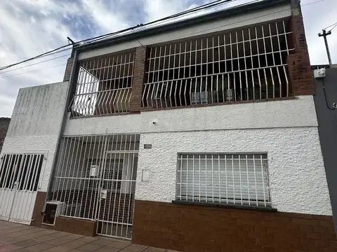 casa de dos pisos en Barranquitas