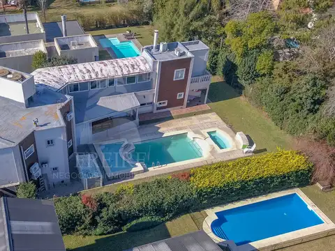 Venta Casa 9 ambientes Apto Credito en Golfers Country Club Ruta 28 km 4,5