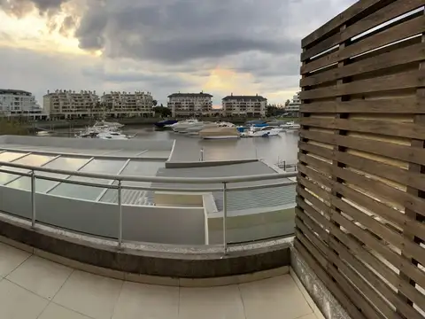 Av Del Puerto 200, Piso 1