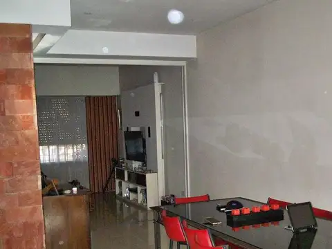 Casa 5 ambientes con 1 baño