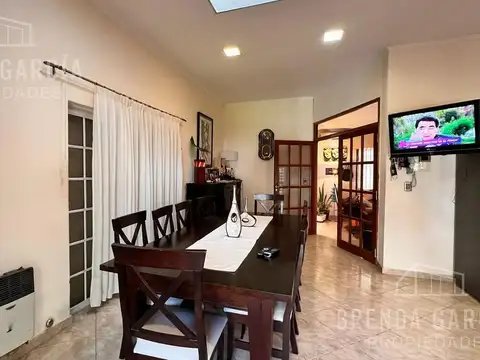 Casa Centrica En Venta- Colon