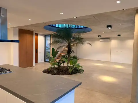 Casa 7 ambientes con 3 baños