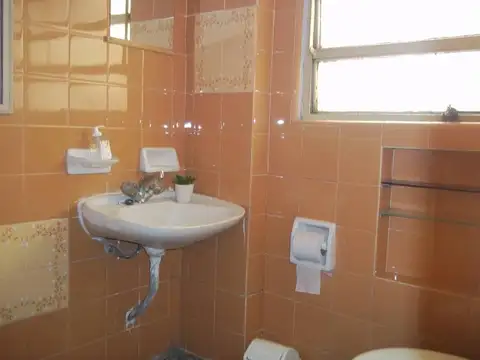 VENTA LOCAL 77 M2 LEZICA 4100