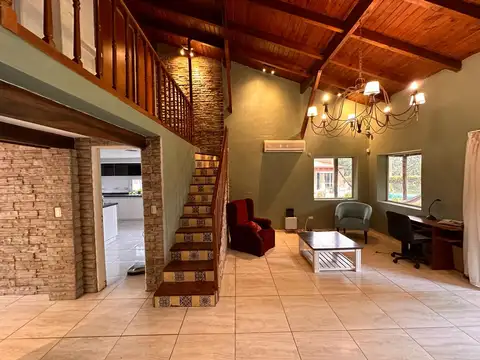 Casa 5 ambientes con 3 baños