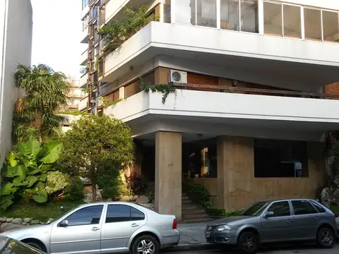 DEPARTAMENTO DE 4 AMBIENTES C/DEP. COCHERA Y BAULERA