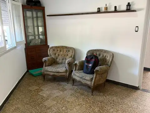 Casa 4 ambientes con 1 baño