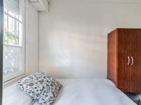 MONOAMBIENTE . LUMINOSO . CON PATIO