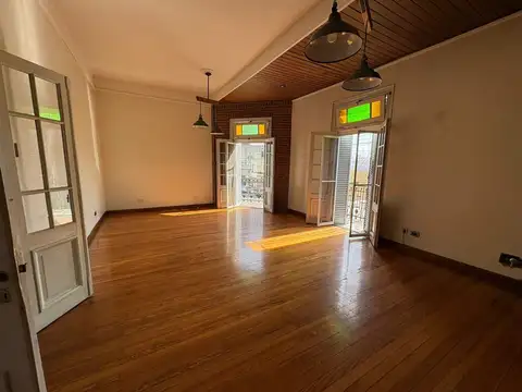 Depto Tipo Casa 4 ambientes con 2 baños