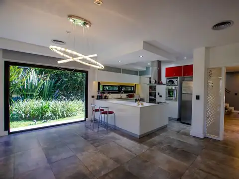 CASA EN VENTA EN SAINT THOMAS OESTE DE CATEGORIA