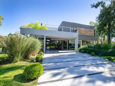 Casa 6 ambientes con 3 baños