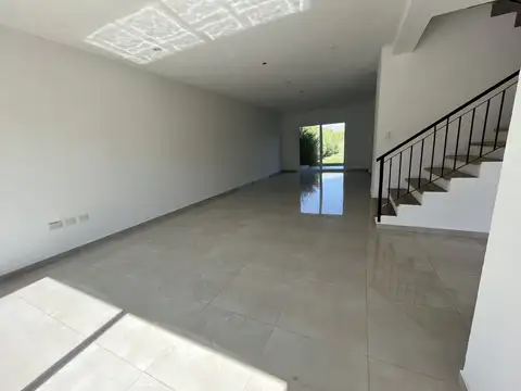 Casa en Venta en Buenos Aires Golf, USD 380.000