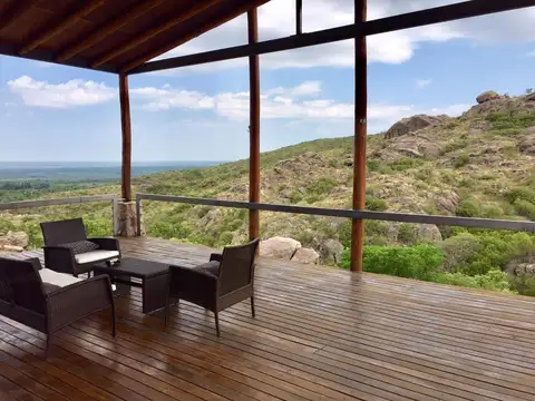 VENTA DE UN INMUEBLE ÚNICO Y ESPECIAL EN LA POBLACIÓN TRASLASIERRA CÓRDOBA