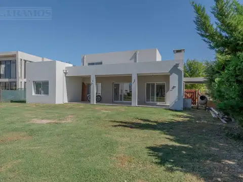 Casa en Venta en El Cantón - Barrio Puerto, USD 250.000